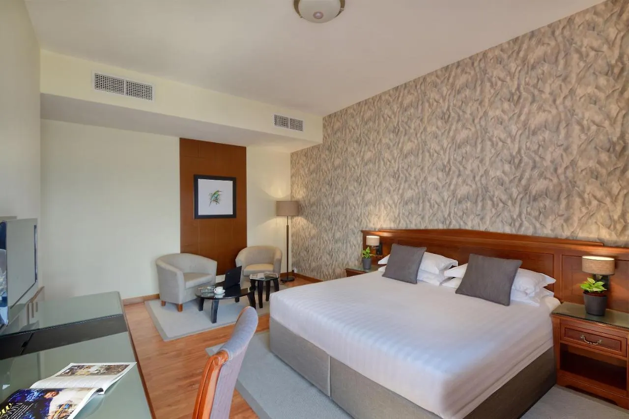 דובאי Majestic City Retreat Hotel