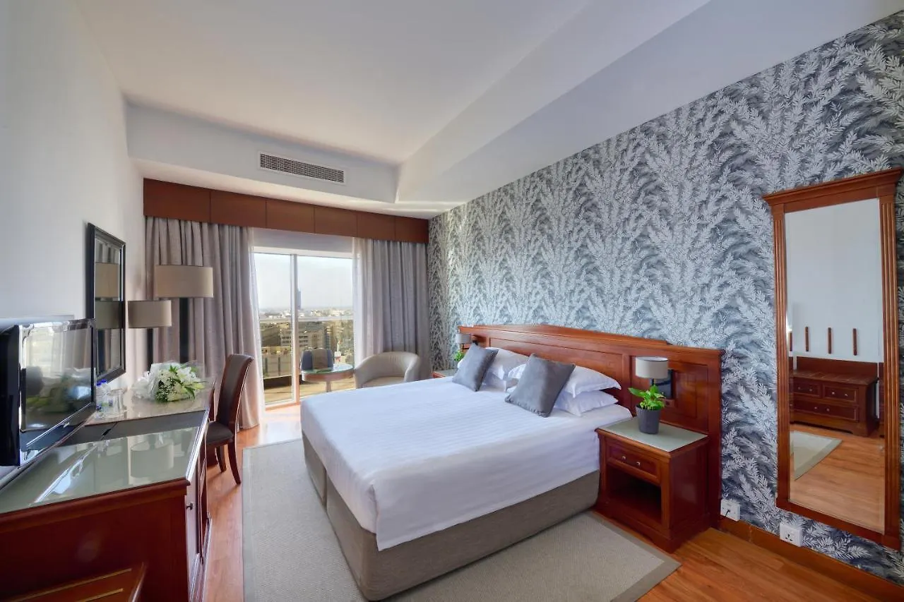 דובאי Majestic City Retreat Hotel