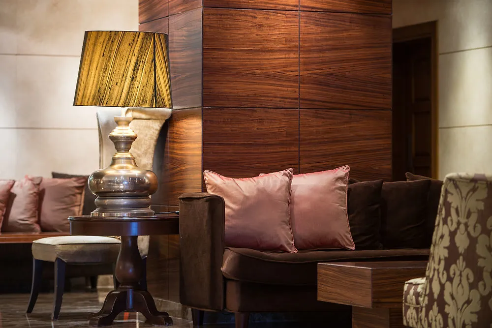 Majestic City Retreat Hotel Дубай
