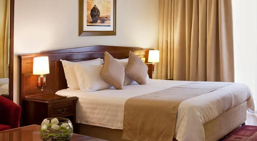 דובאי Majestic City Retreat Hotel 4*,