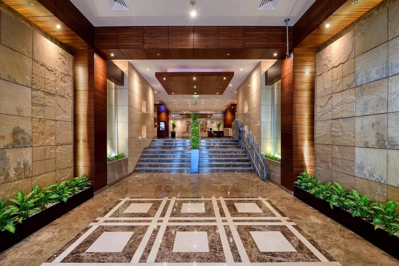 דובאי Majestic City Retreat Hotel