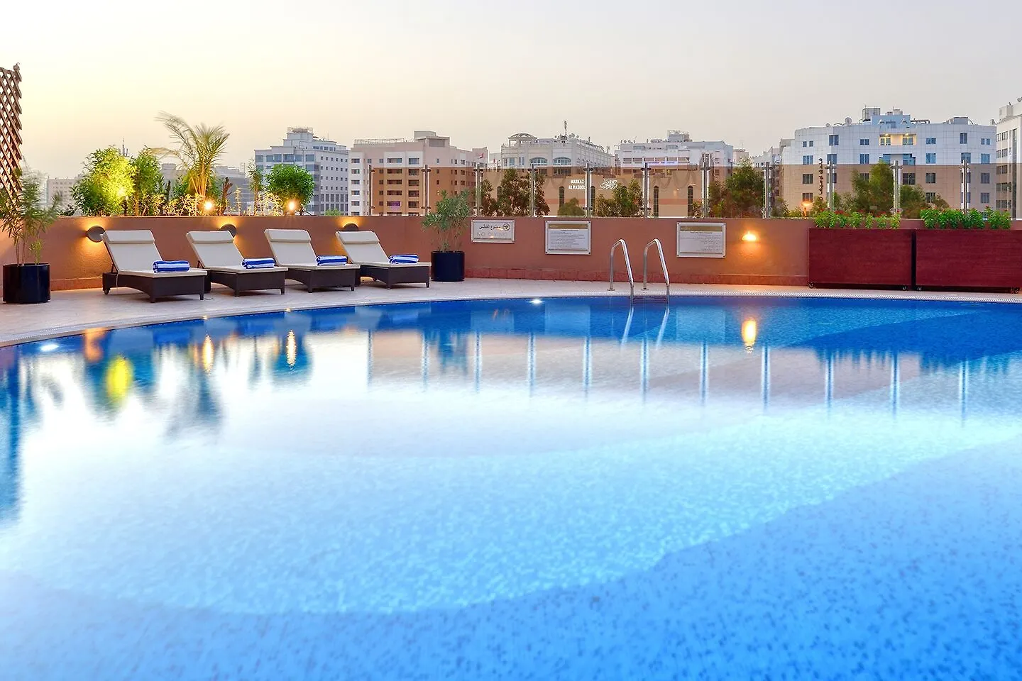 Majestic City Retreat Hotel Дубай